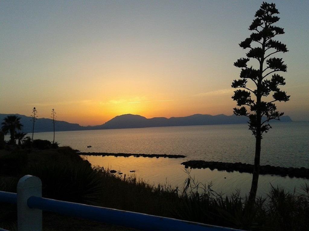 Case Vacanze Russo Βίλα Trappeto  Εξωτερικό φωτογραφία